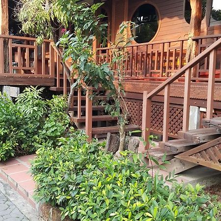 Ruean Mai Chai Khlong Amphawa Exterior photo
