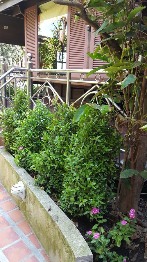 Ruean Mai Chai Khlong Amphawa Exterior photo