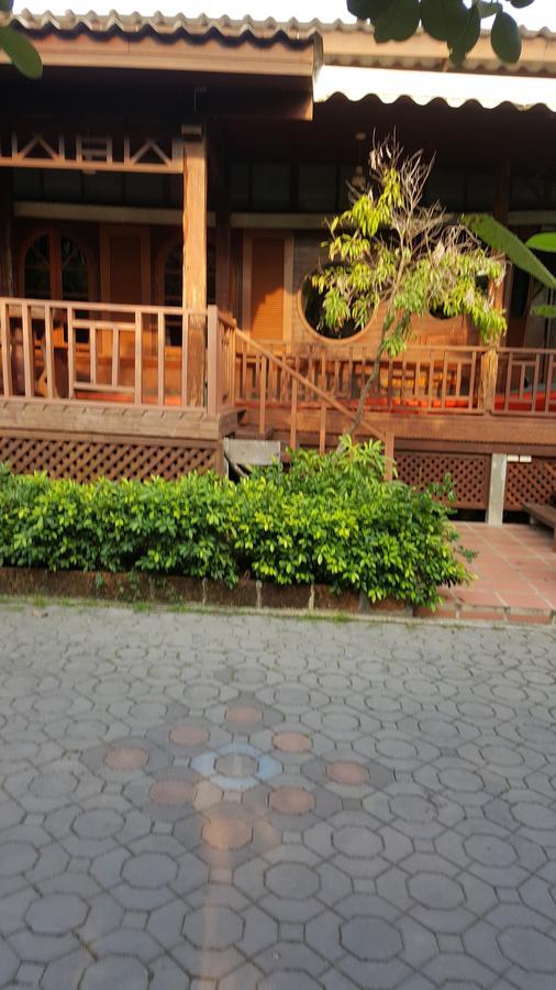 Ruean Mai Chai Khlong Amphawa Exterior photo